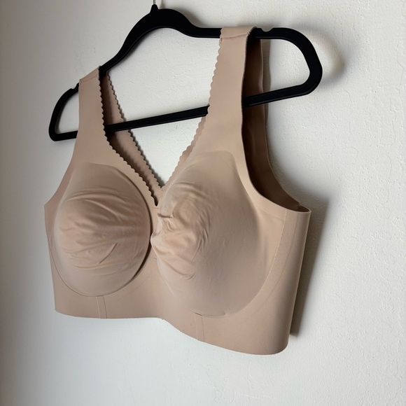 Evelyn & Bobbie The Evelyn Bra Size XL Wireless EB Core Scalloped V-Neckline - Picture 2 of 10